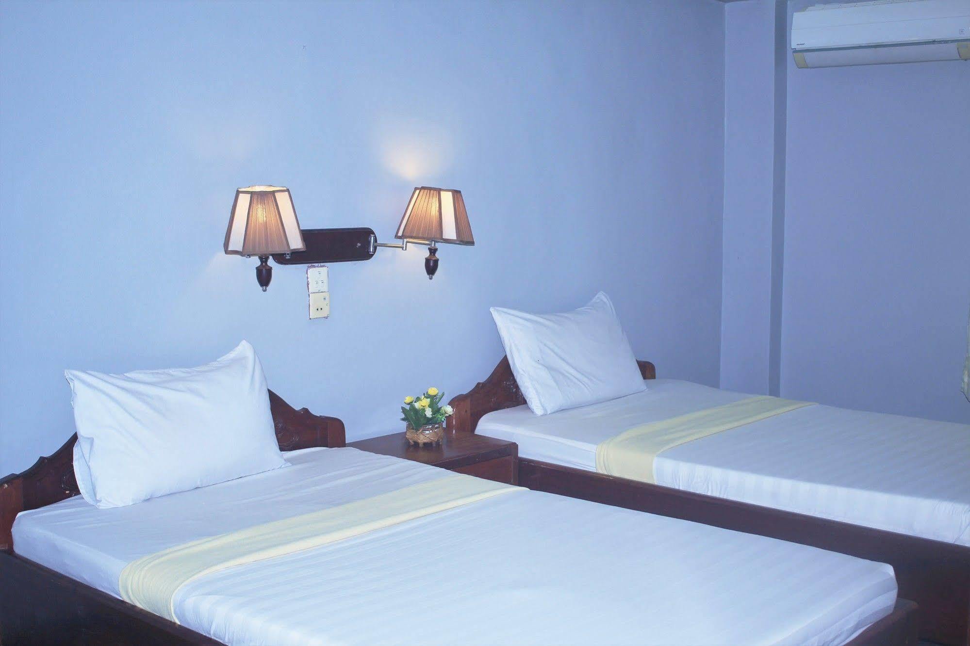 Spring Park Hotel Battambang Exterior photo