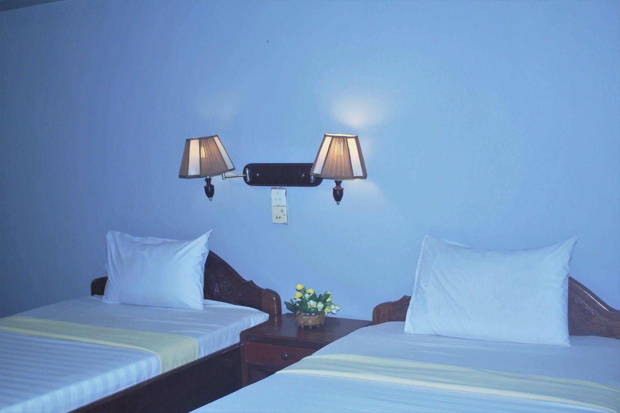 Spring Park Hotel Battambang Exterior photo